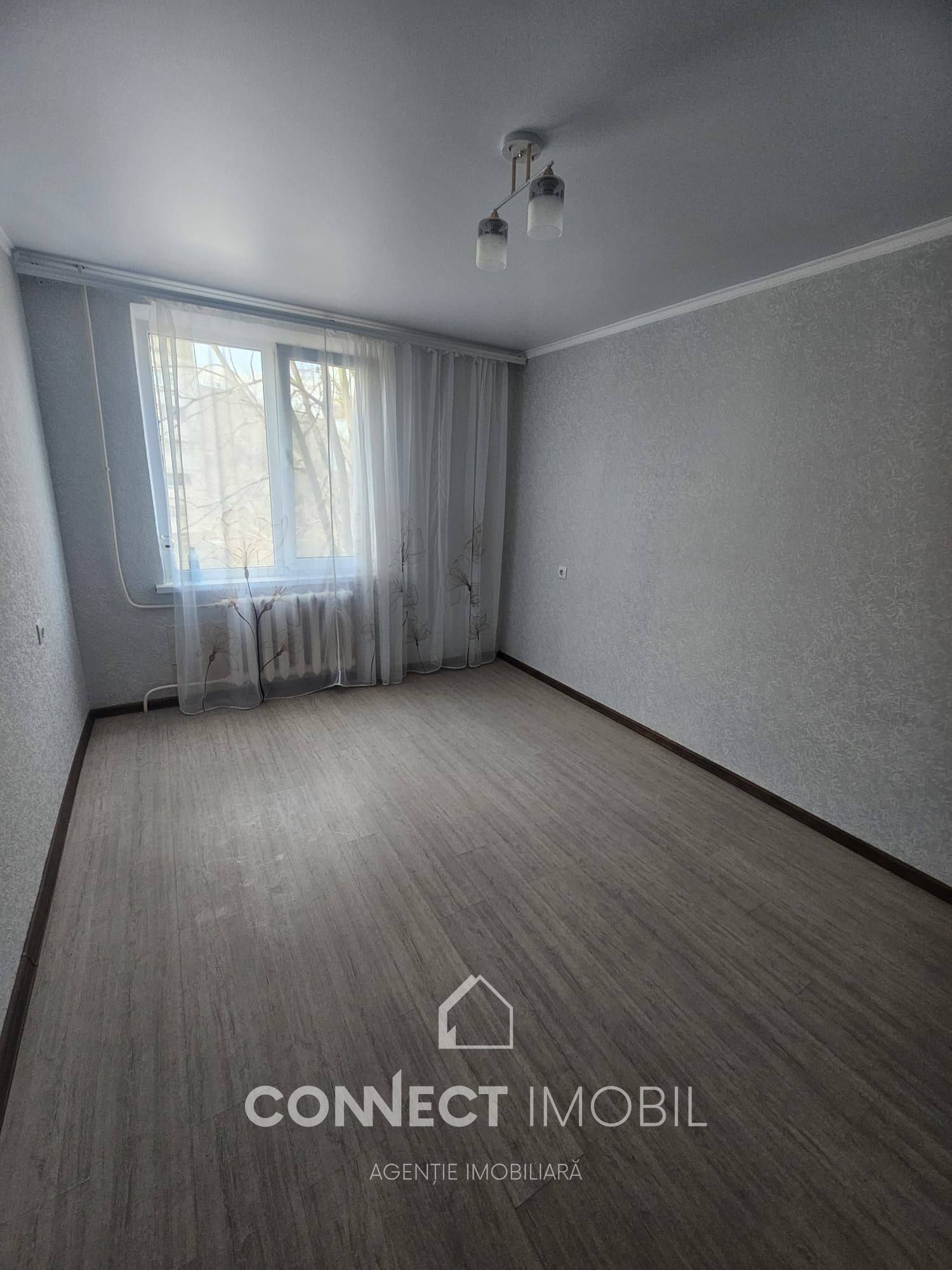 str.Independenţei, Botanica, Chisinau