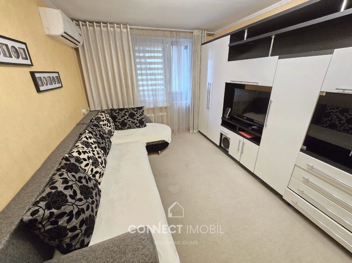 str.Sarmisegetusa , Botanica