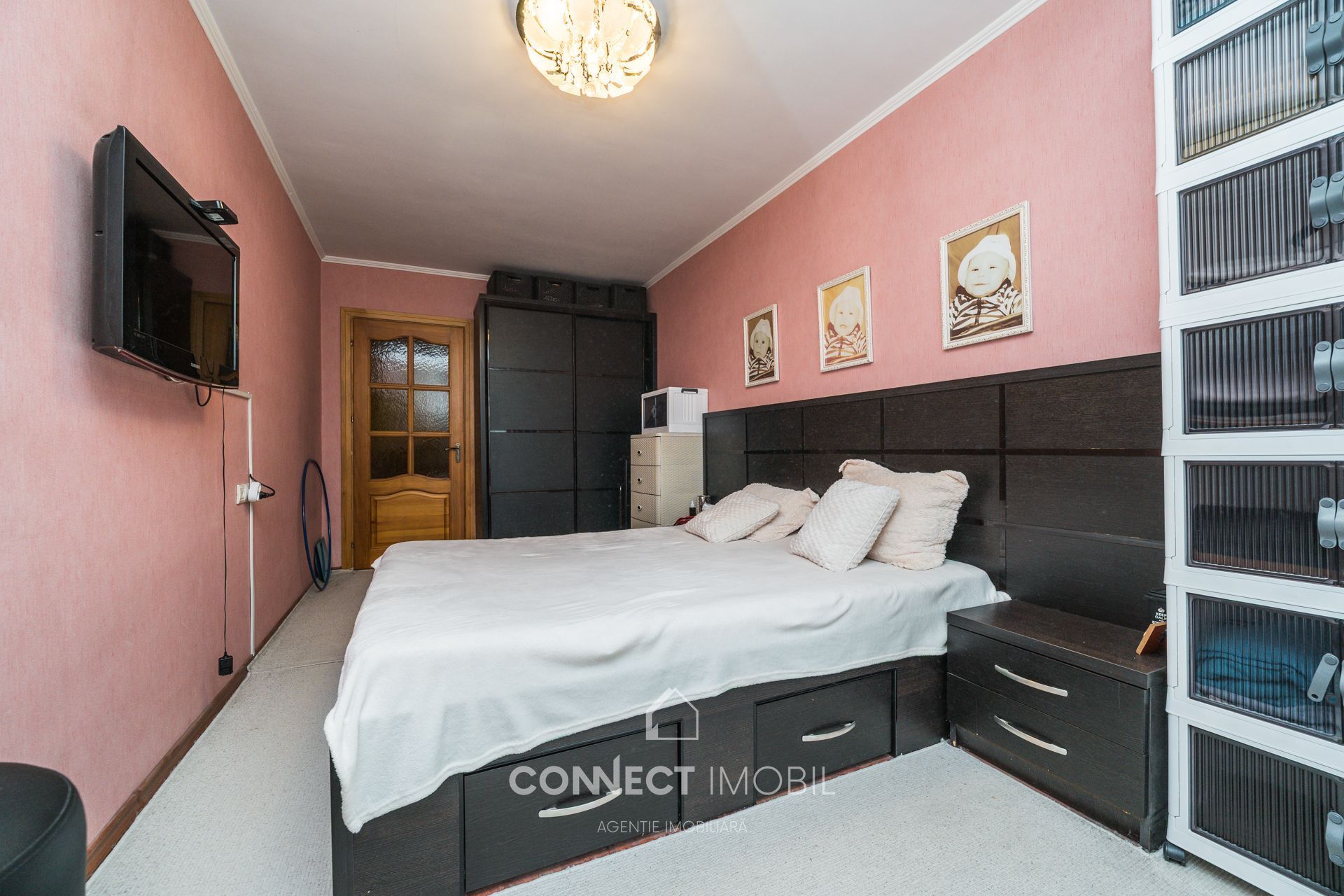 str.Sarmisegetusa , Botanica