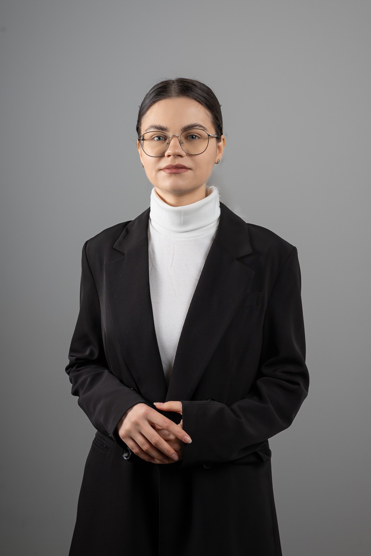 author-image border-none