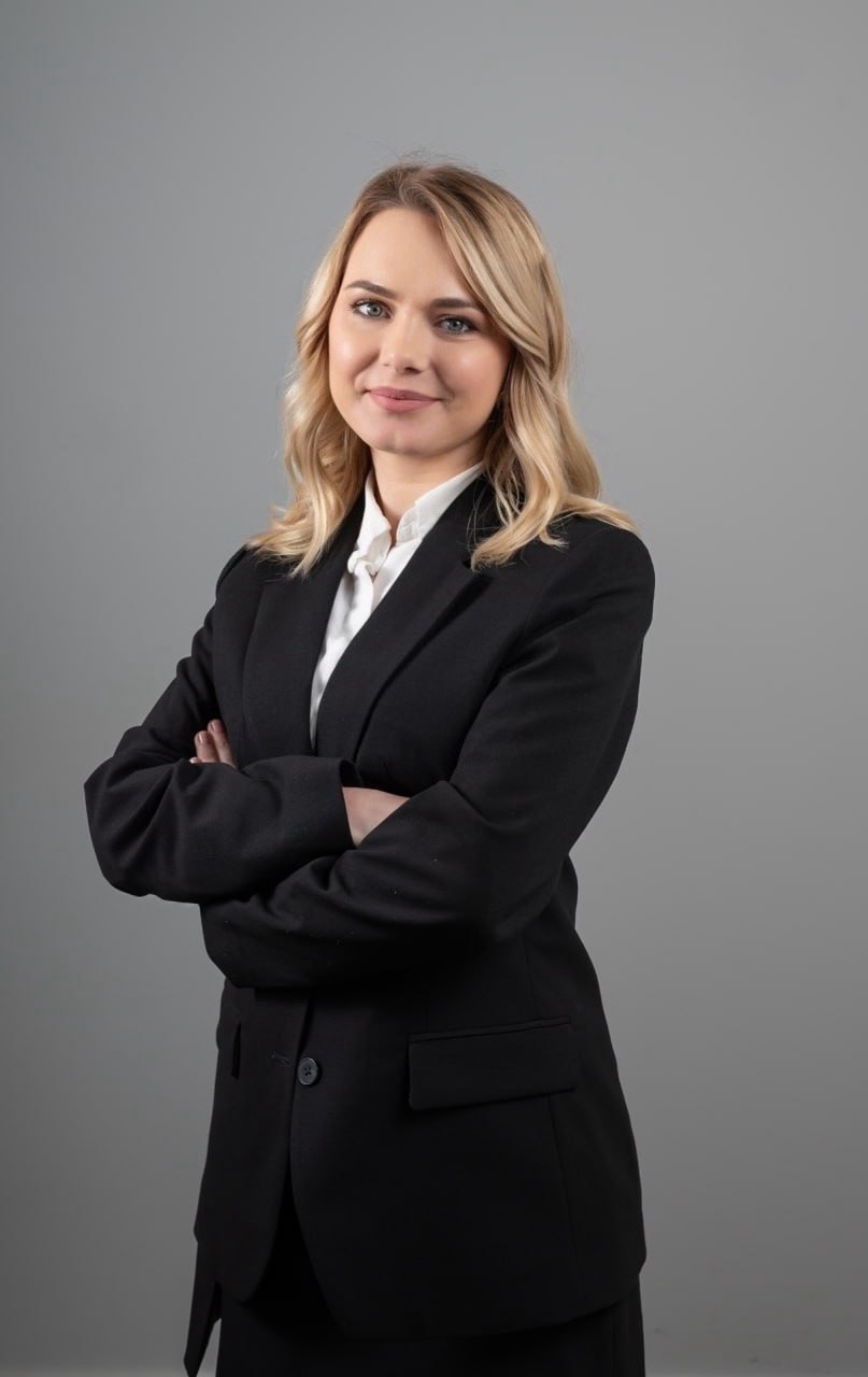 author-image border-none